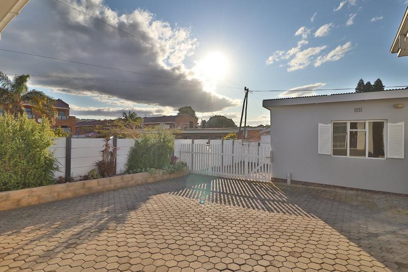 4 Bedroom Property for Sale in Hartenbos Central Western Cape